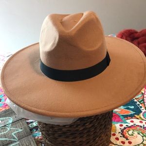 Felt hat